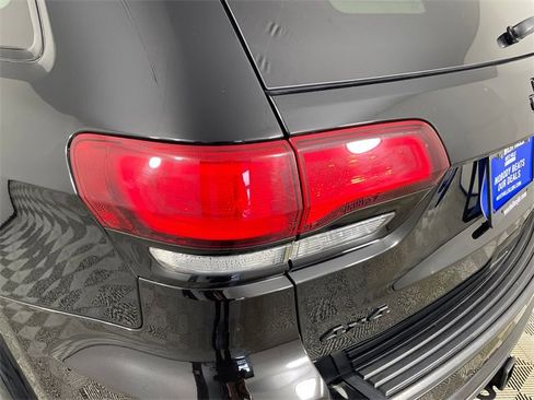 Certified 2021 Jeep Grand Cherokee Laredo X image 17