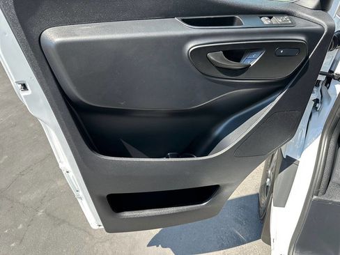 Used 2025 Mercedes-Benz Sprinter 2500 image 17