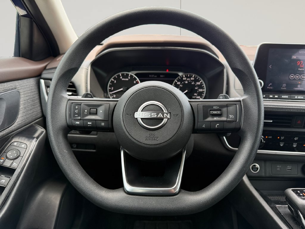 Used 2023 Nissan Rogue S FWD image 13