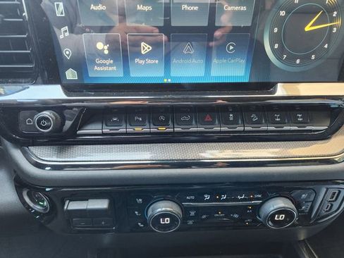 Used 2024 Chevrolet Silverado 1500 ZR2 w/ Technology Package image 18