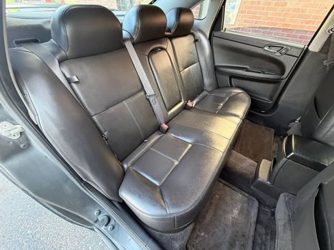 Used 2010 Chevrolet Impala LTZ FWD image 11