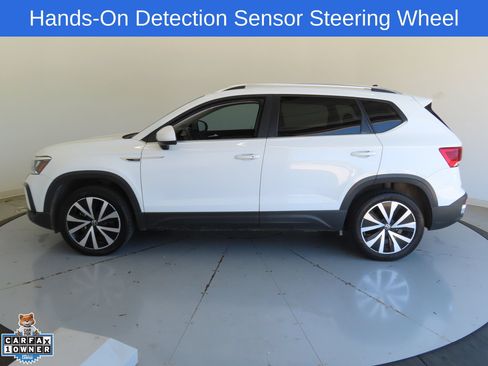 Used 2022 Volkswagen Taos SE FWD image 7
