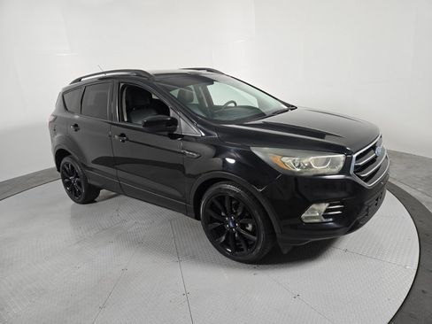 Used 2017 Ford Escape SE w/ Equipment Group 201A FWD image 15