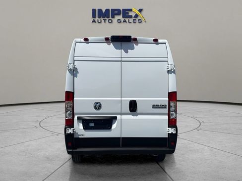Used 2026 RAM ProMaster 2500 w/ Convenience Group FWD image 4