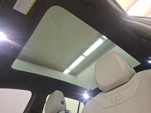 Used 2023 Volkswagen ID.4 Pro S Plus image 26