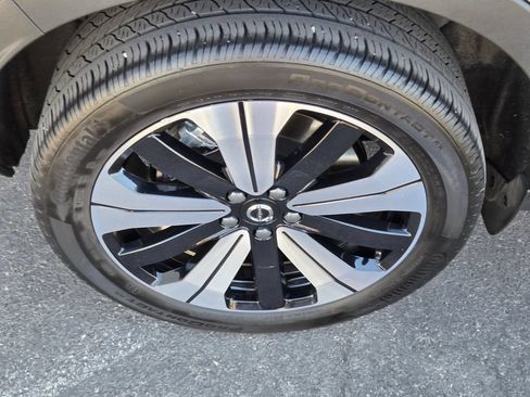 Used 2023 Volvo XC40 Recharge Plus w/ Protection Package Premier AWD/4WD image 10