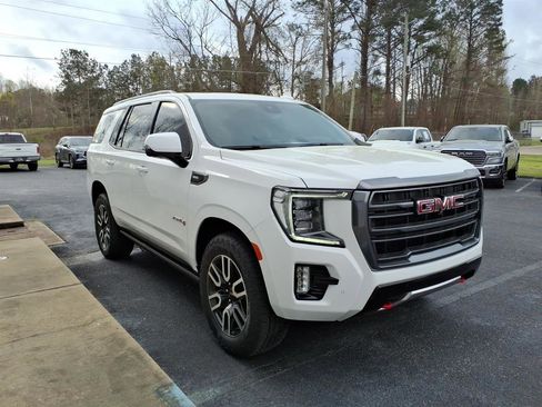 Used 2024 GMC Yukon AT4 w/ AT4 Premium Package image 3