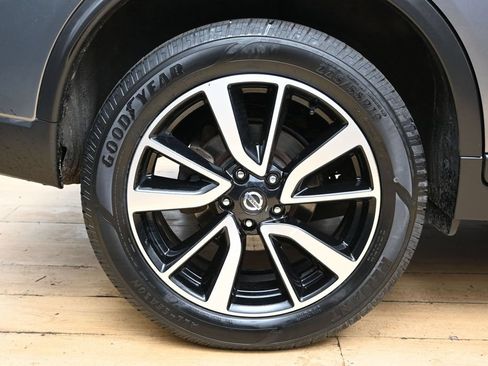 Used 2020 Nissan Rogue SL AWD/4WD image 13
