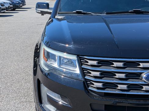 Used 2017 Ford Explorer XLT w/ Equipment Group 202A image 9