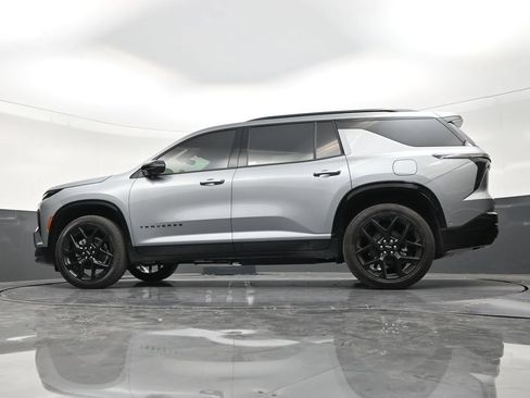 Used 2026 Chevrolet Traverse RS FWD image 22