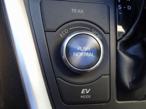 Used 2020 Toyota RAV4 Limited image 36