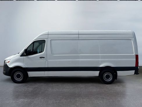 Used 2023 Mercedes-Benz Sprinter 2500 image 8