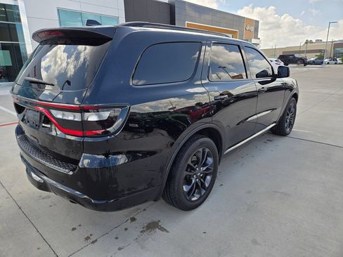 Used 2023 Dodge Durango R/T RWD image 3