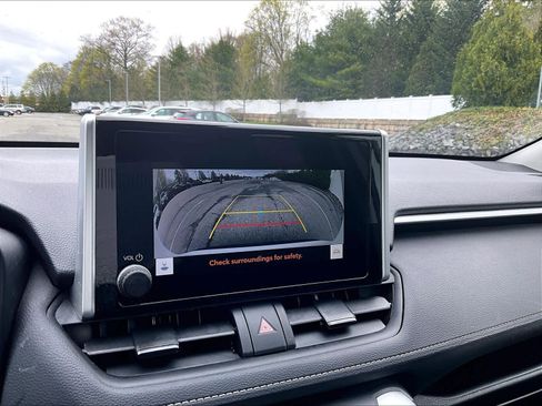 Used 2025 Toyota RAV4 XLE AWD/4WD image 19