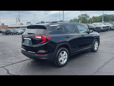 Certified 2024 GMC Terrain SLE w/ Driver Convenience Package FWD image 8
