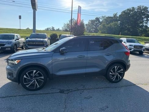 Used 2021 Volvo XC40 T5 R-Design w/ Advanced Package AWD/4WD image 2