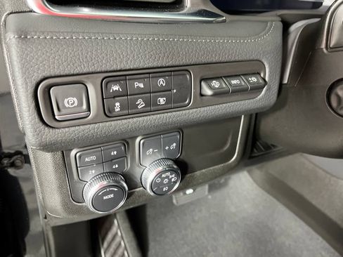 Certified 2024 GMC Yukon Denali AWD/4WD image 31