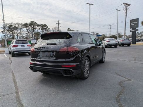 Used 2016 Porsche Cayenne Turbo image 5
