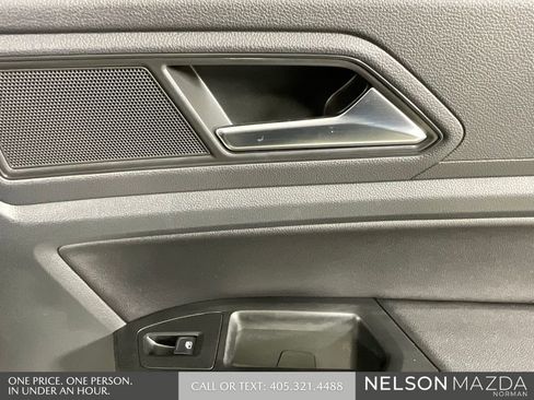 Used 2020 Volkswagen Atlas Cross Sport SE w/ Towing Package image 19