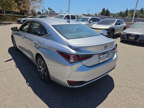 Used 2024 Lexus ES 300h w/ Premium Package FWD image 3