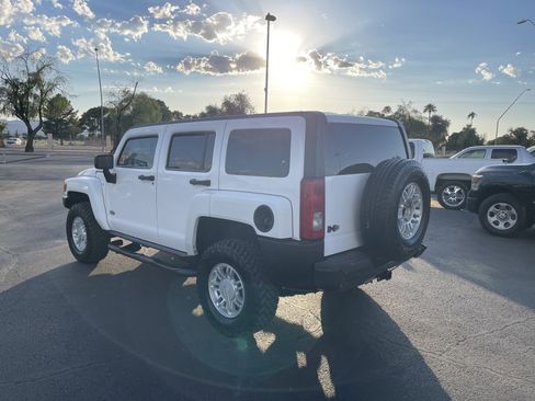 Used 2009 HUMMER H3 Luxury AWD/4WD image 3