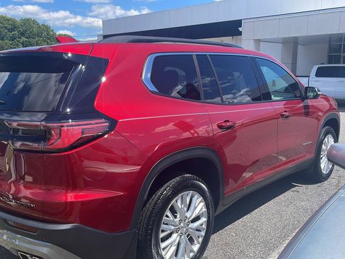 Used 2025 GMC Acadia Elevation w/ Elevation Premium Package FWD image 4