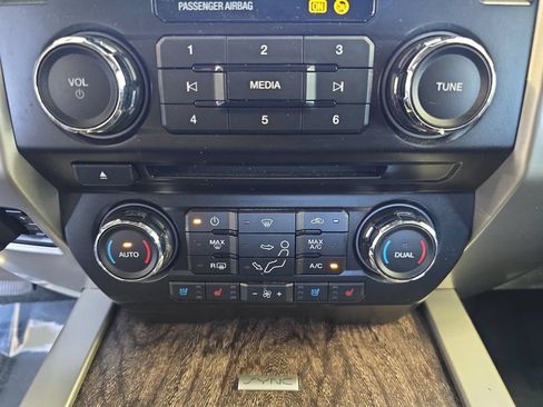 Used 2017 Ford F350 Lariat w/ Chrome Package AWD/4WD image 21