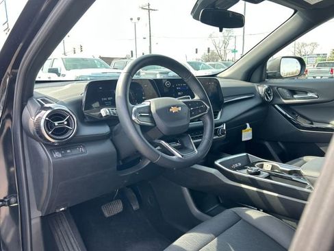 New 2026 Chevrolet Equinox LT w/ Convenience Package II FWD image 23