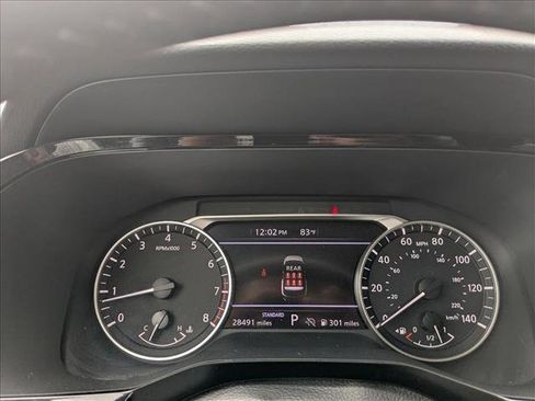 Used 2025 Nissan Pathfinder SV FWD image 10