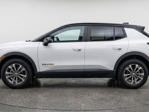 Used 2025 Chevrolet Equinox LT FWD image 5