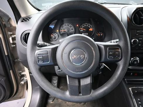 Used 2017 Jeep Patriot Sport FWD image 19
