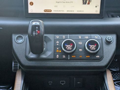 Certified 2021 Land Rover Defender 110 X AWD/4WD image 19