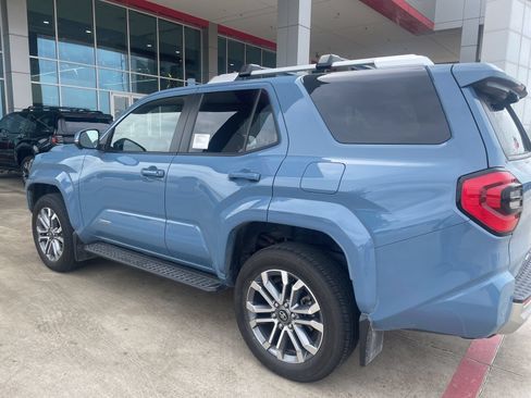 Used 2025 Toyota 4Runner Limited AWD/4WD image 13
