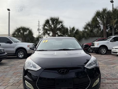 Used 2013 Hyundai Veloster w/ Style Pkg image 1