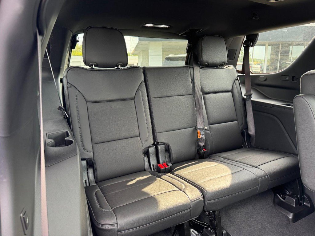 New 2026 GMC Yukon Denali w/ Sun & Power Step Package AWD/4WD image 8