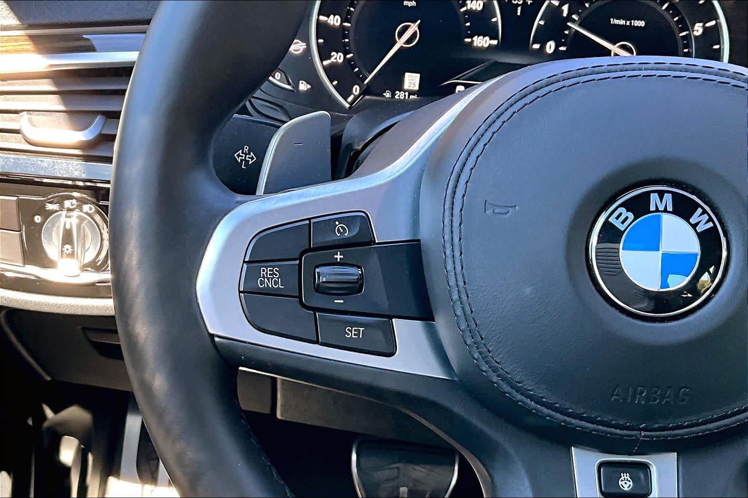 Used 2019 BMW 540i w/ M Sport Package RWD image 25