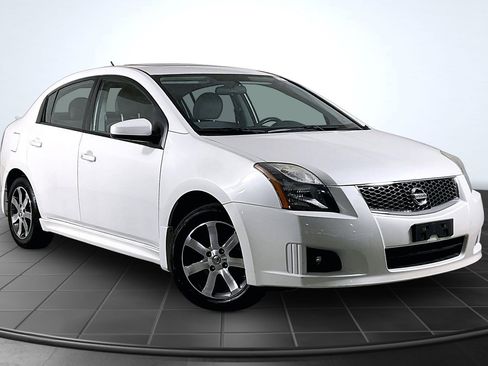 Used 2012 Nissan Sentra 2.0 SR w/ Special Edition Pkg FWD image 12
