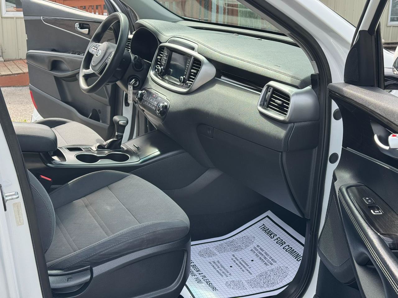 Used 2019 Kia Sorento FWD image 14