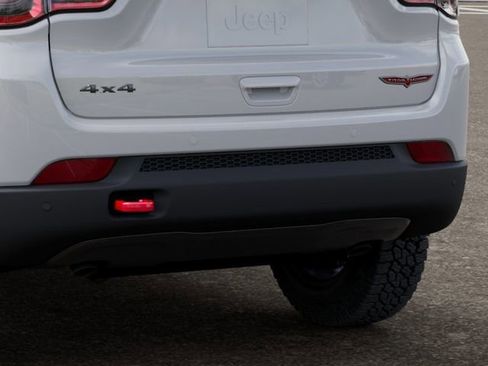 New 2026 Jeep Compass Trailhawk w/ Sun, Sound & Navigation Group AWD/4WD image 13