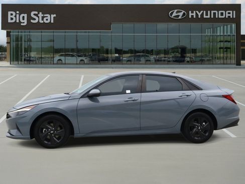 Used 2021 Hyundai Elantra SEL FWD image 2