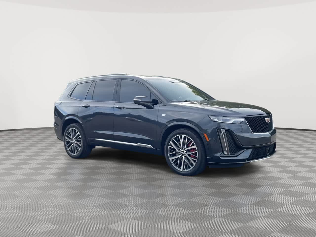 Used 2023 Cadillac XT6 Sport w/ Technology Package AWD/4WD image 2