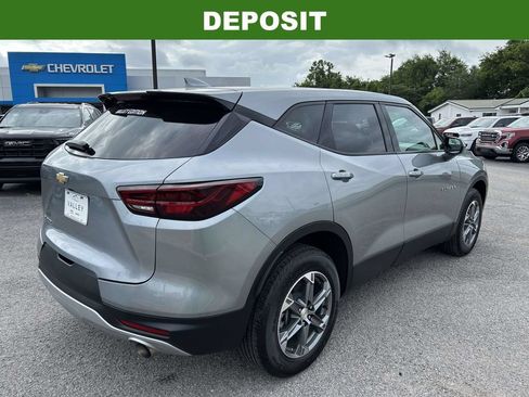 Used 2023 Chevrolet Blazer LT FWD image 4