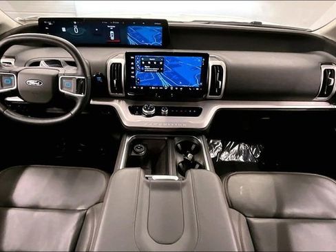 Used 2025 Ford Expedition Max Active AWD/4WD image 18