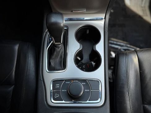 Used 2018 Jeep Grand Cherokee Limited AWD/4WD image 18