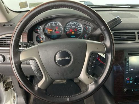 Used 2008 GMC Yukon Denali AWD/4WD image 10