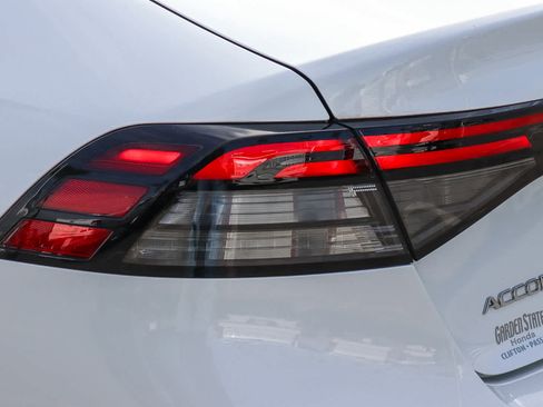 Used 2024 Honda Accord EX image 9