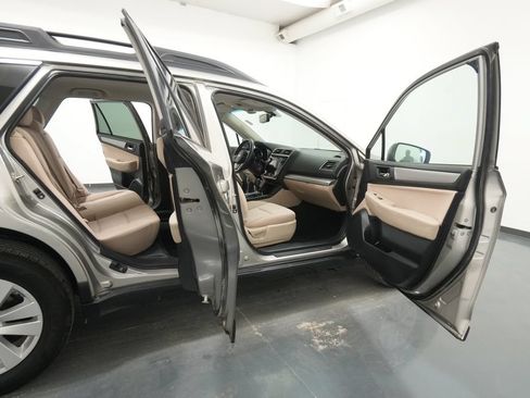 Used 2019 Subaru Outback 2.5i Premium AWD/4WD image 27