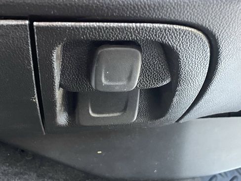 Certified 2018 Chevrolet Silverado 1500 LT w/ All Star Edition image 33