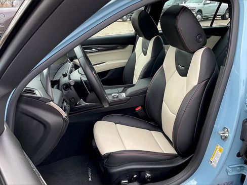 Used 2025 Cadillac CT5 V image 25