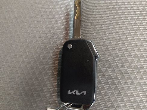 Used 2025 Kia Soul LX w/ LX Technology Package image 32